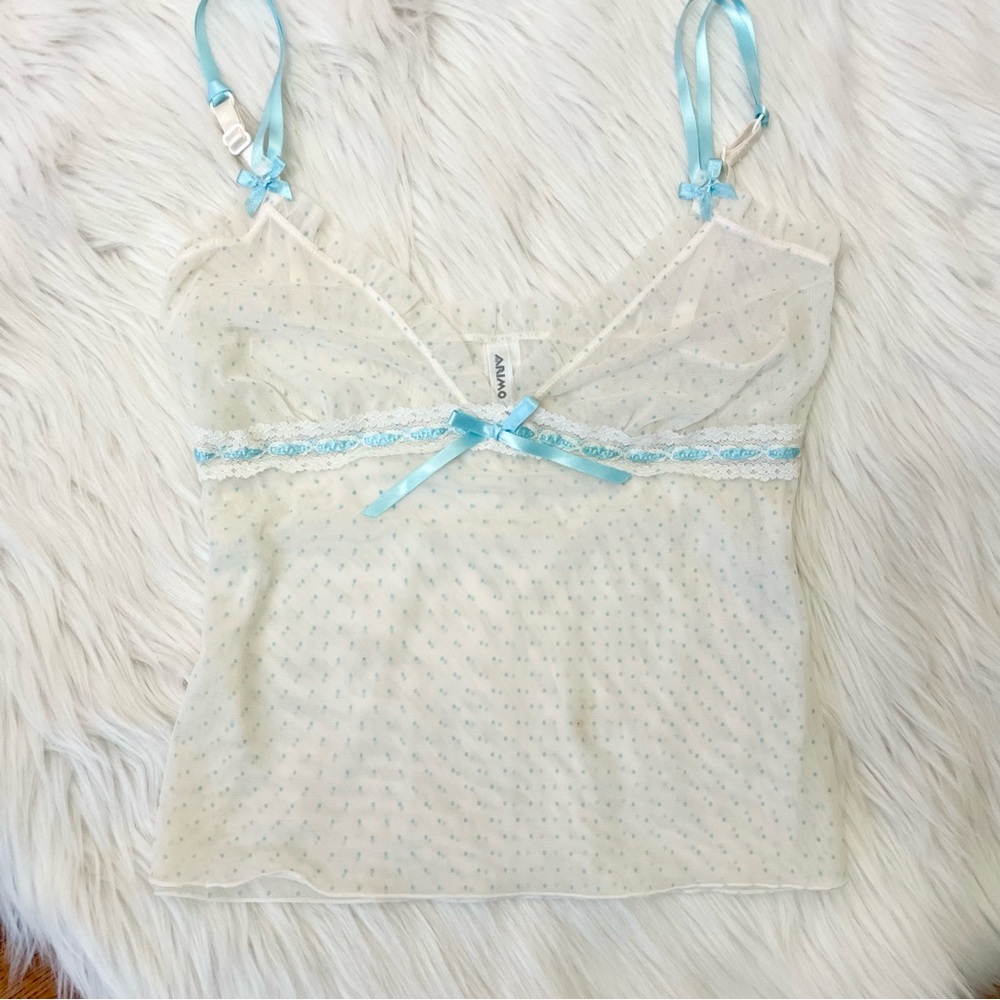 Vintage Y2K baby blue polka dot cami 🩵 by Arimo